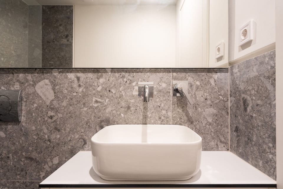 LIV Athinum 1 - Luxury Apartment 4C Apartment in Athens