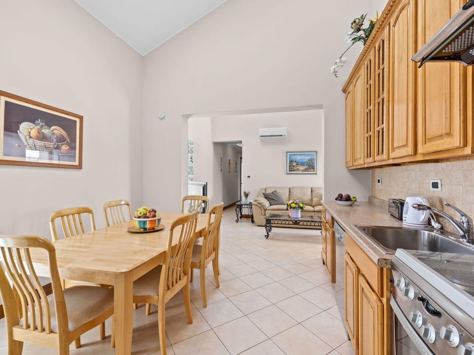 Interior Design, Flooring, Floor, Furniture, Ceiling, Wood, Countertop, Room, Cabinetry, Kitchen