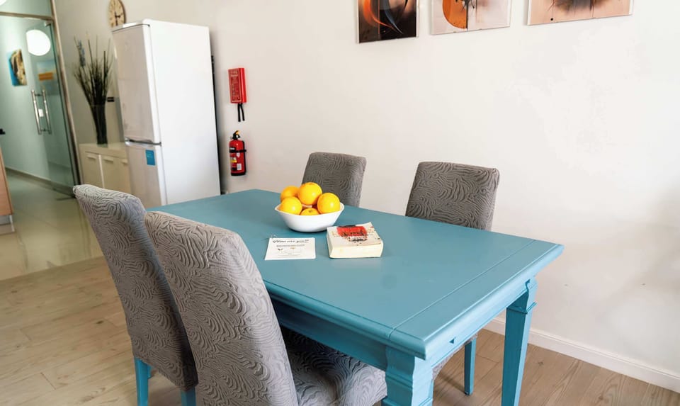 Dinning Table