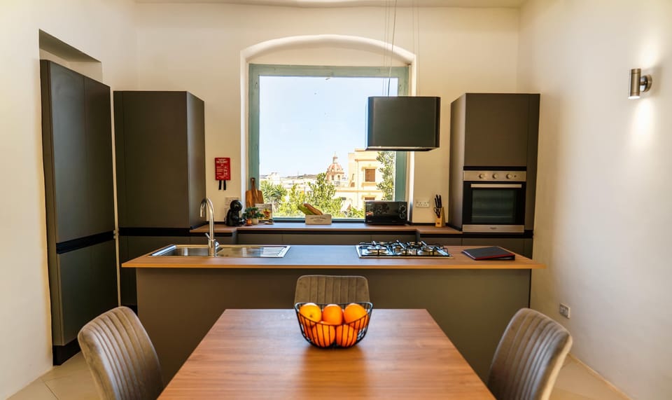 Dinning Table
