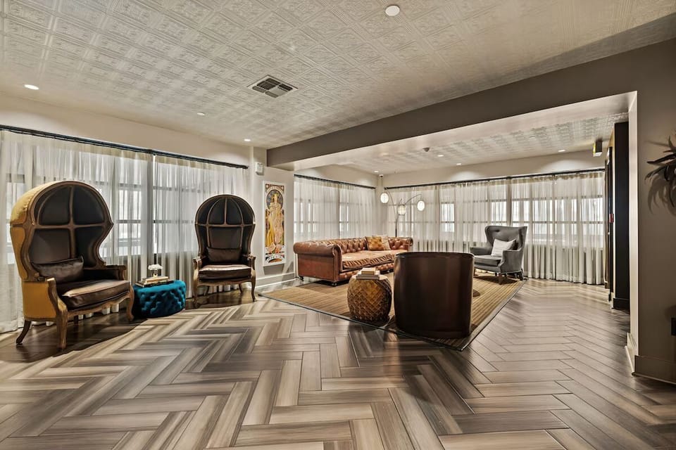 Stretch out in a spacious lounge made for relaxed conversations.