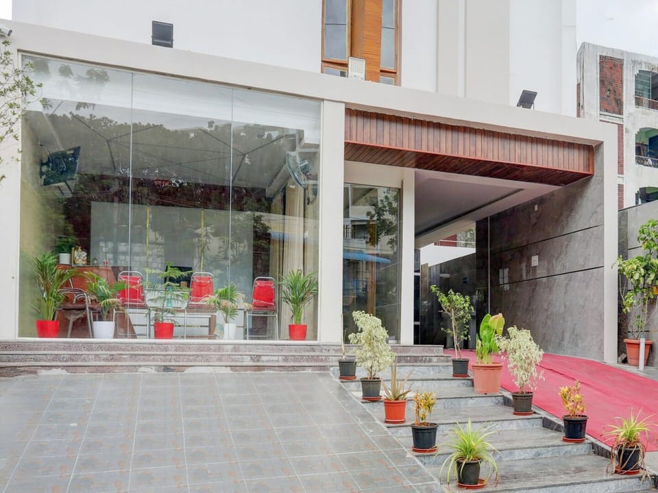 House | Reception