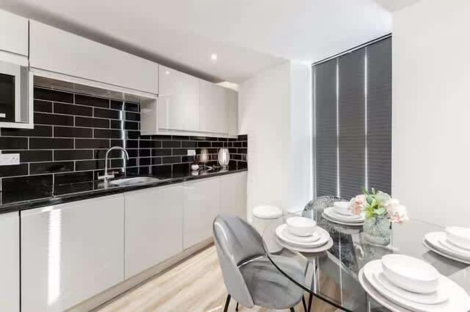 Kitchen & Dining area