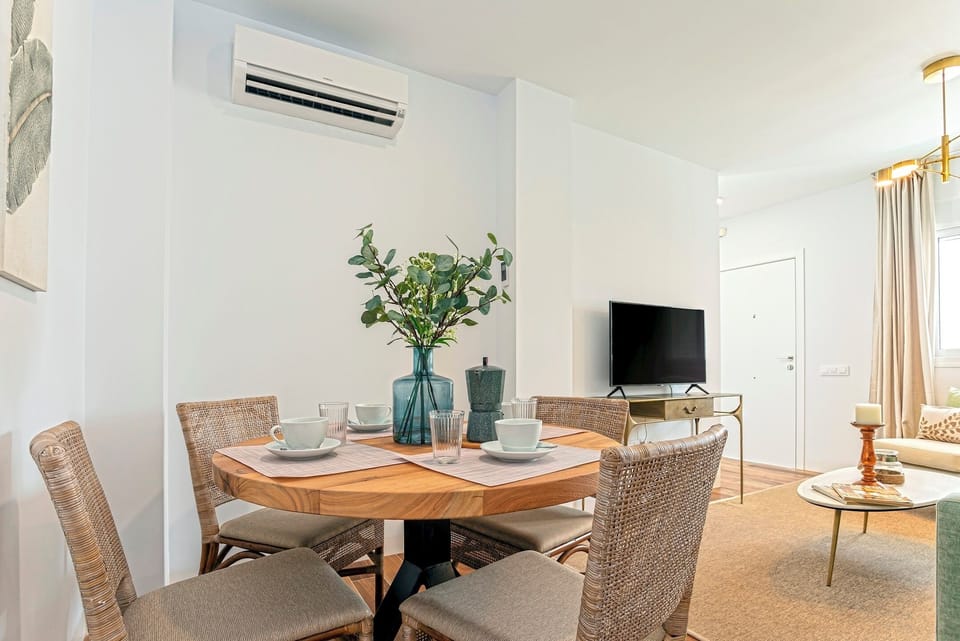Apartment (2 Bedrooms) | In-room dining
