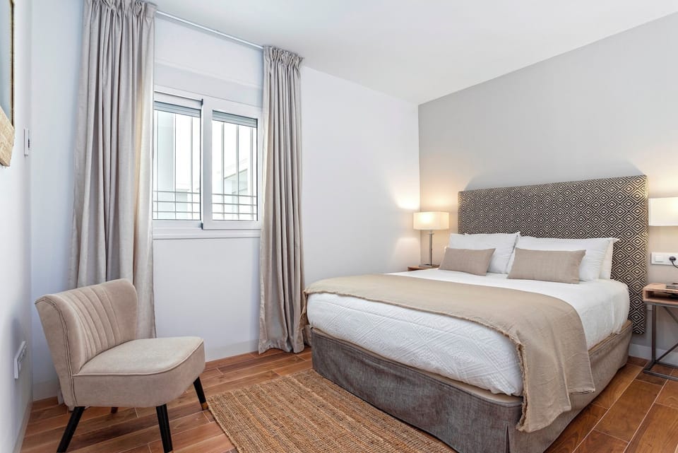 Apartment (2 Bedrooms) | Iron/ironing board, free cribs/infant beds, free WiFi, bed sheets