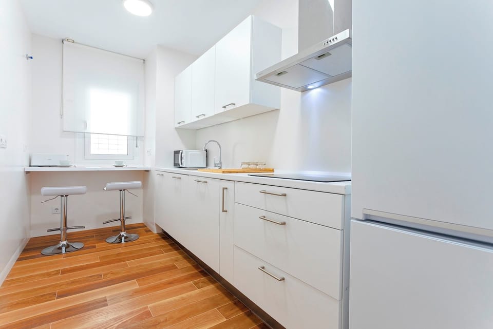 Apartment (3 Bedrooms) | Private kitchen | Fridge, microwave, stovetop, dishwasher
