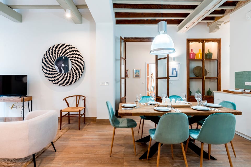 Apartment (4 Bedrooms) | In-room dining