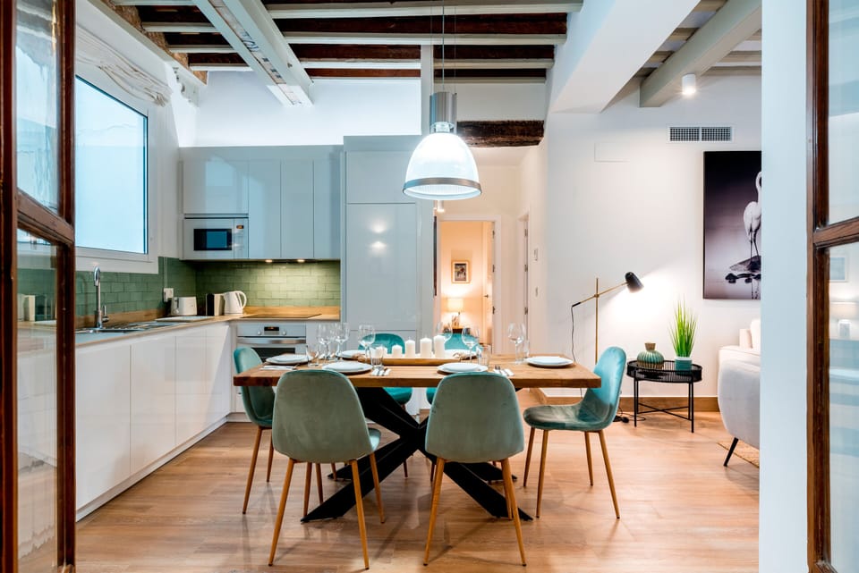 Apartment (4 Bedrooms) | In-room dining