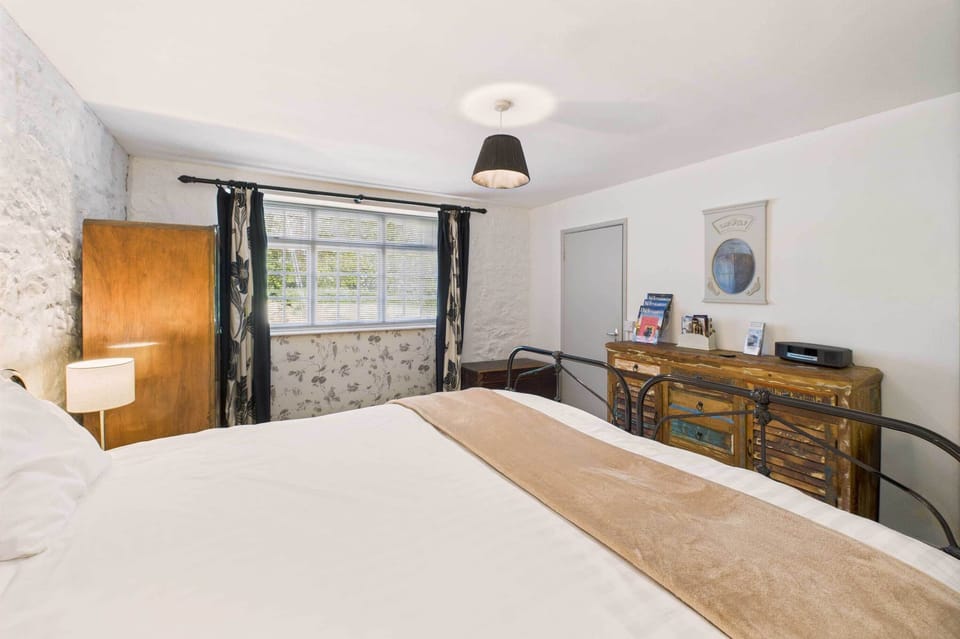 Stonecrop Cottage, Alwinton - Host & Stay