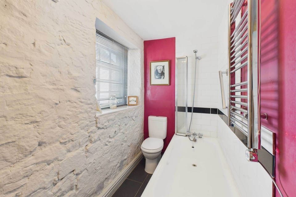 Stonecrop Cottage, Alwinton - Host & Stay