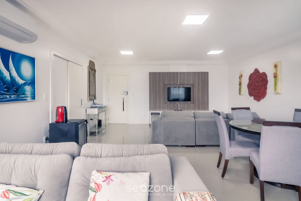 Basic Apartment | Living area | TV