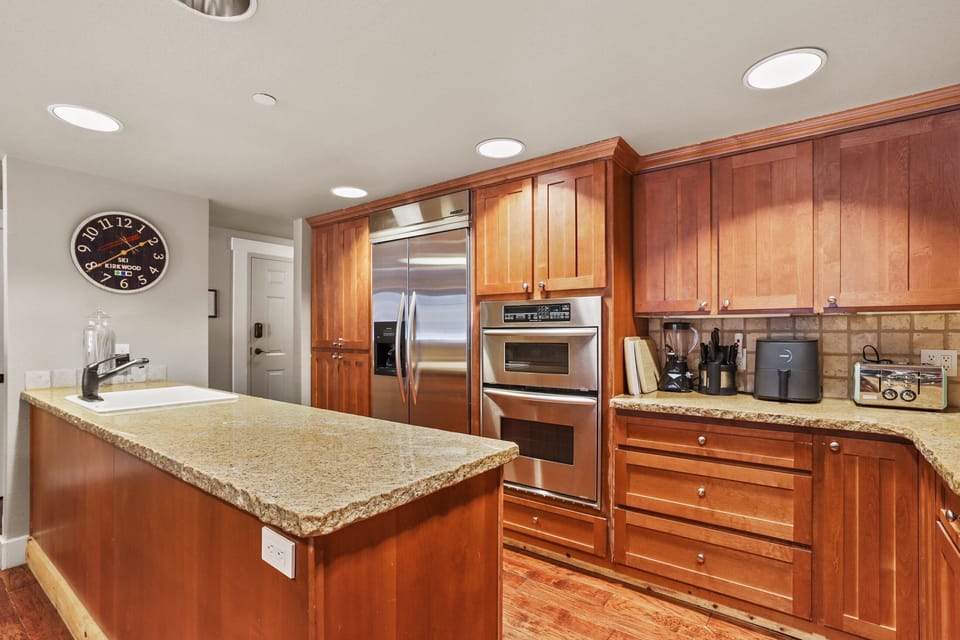 Villa, 3 Bedrooms | Private kitchen | Fridge, oven, coffee/tea maker