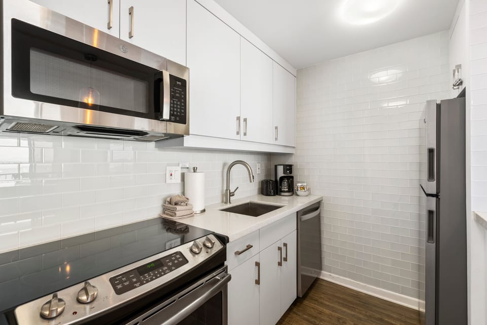 Condo, 1 Bedroom | Private kitchen | Coffee/tea maker, fridge, oven, toaster