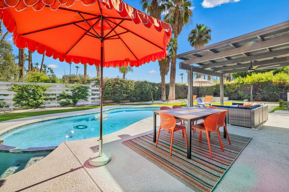 Dine al fresco with mountain views, enjoy the grill and outdoor seating for group meals.