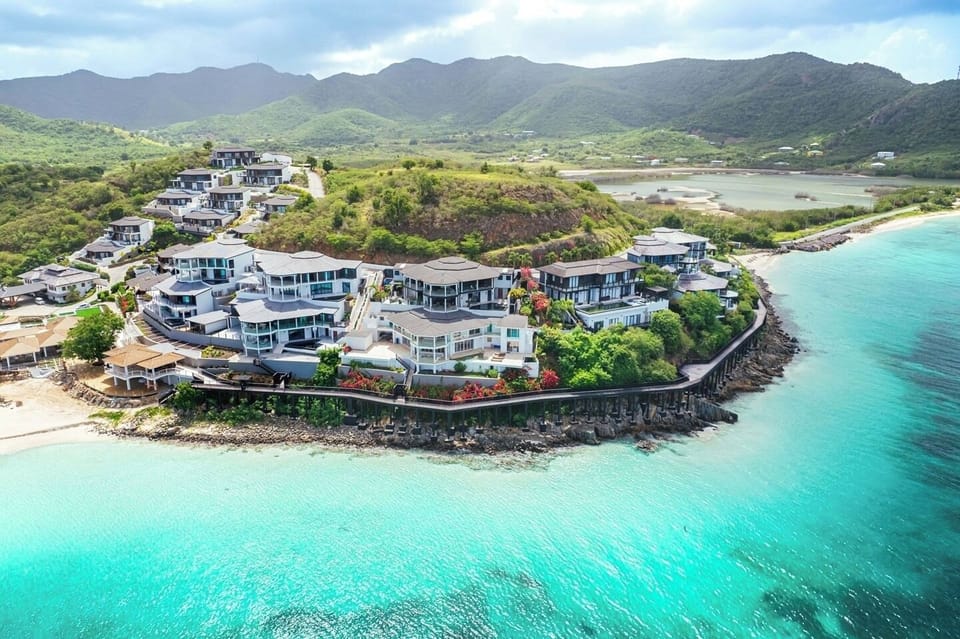 Soak in sweeping clifftop views over sparkling turquoise waters.