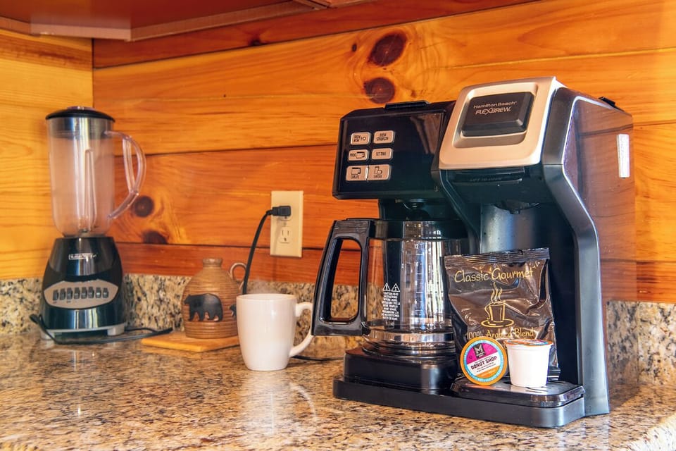 Splash Mountain Lodge's fully-equipped kitchen