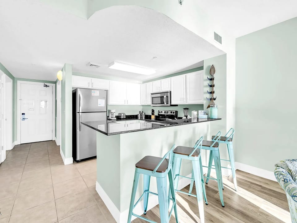Eat-in bar seating