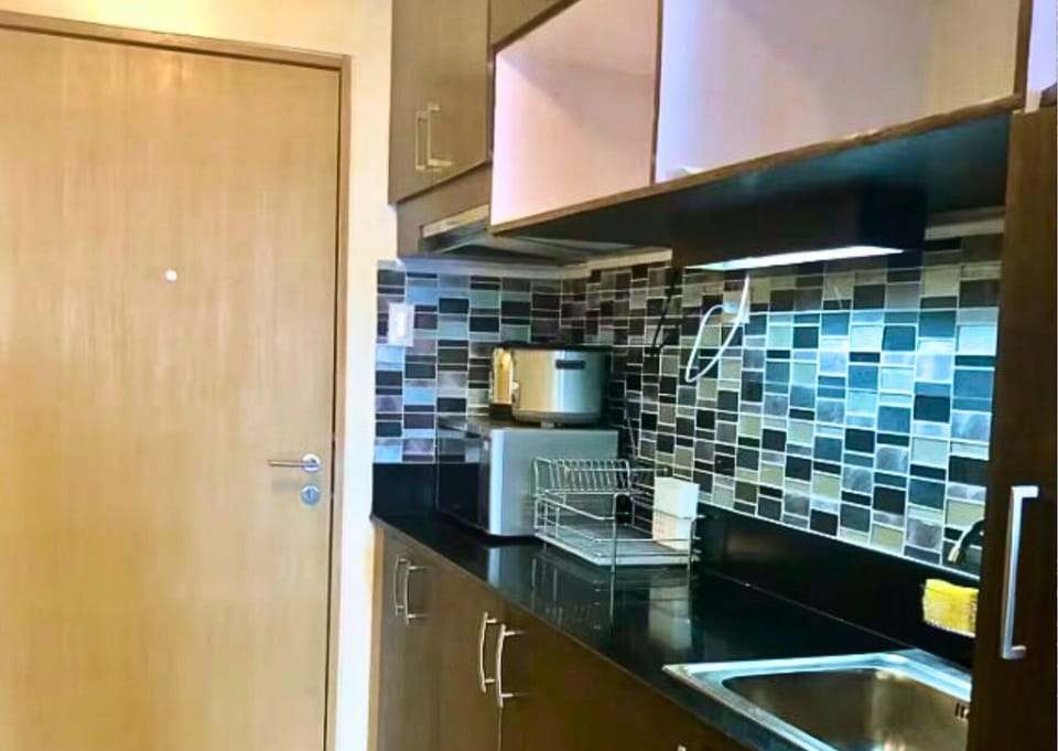 Family Suite, Balcony, Mountain View | Private kitchen