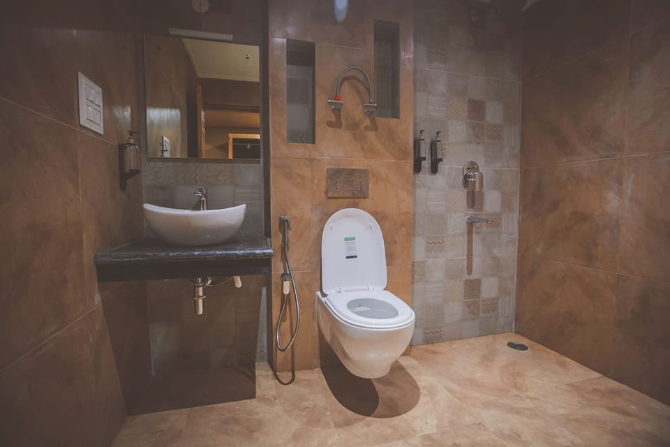 Economy Single Room, Mountain View | Bathroom | Shower, free toiletries, slippers, towels