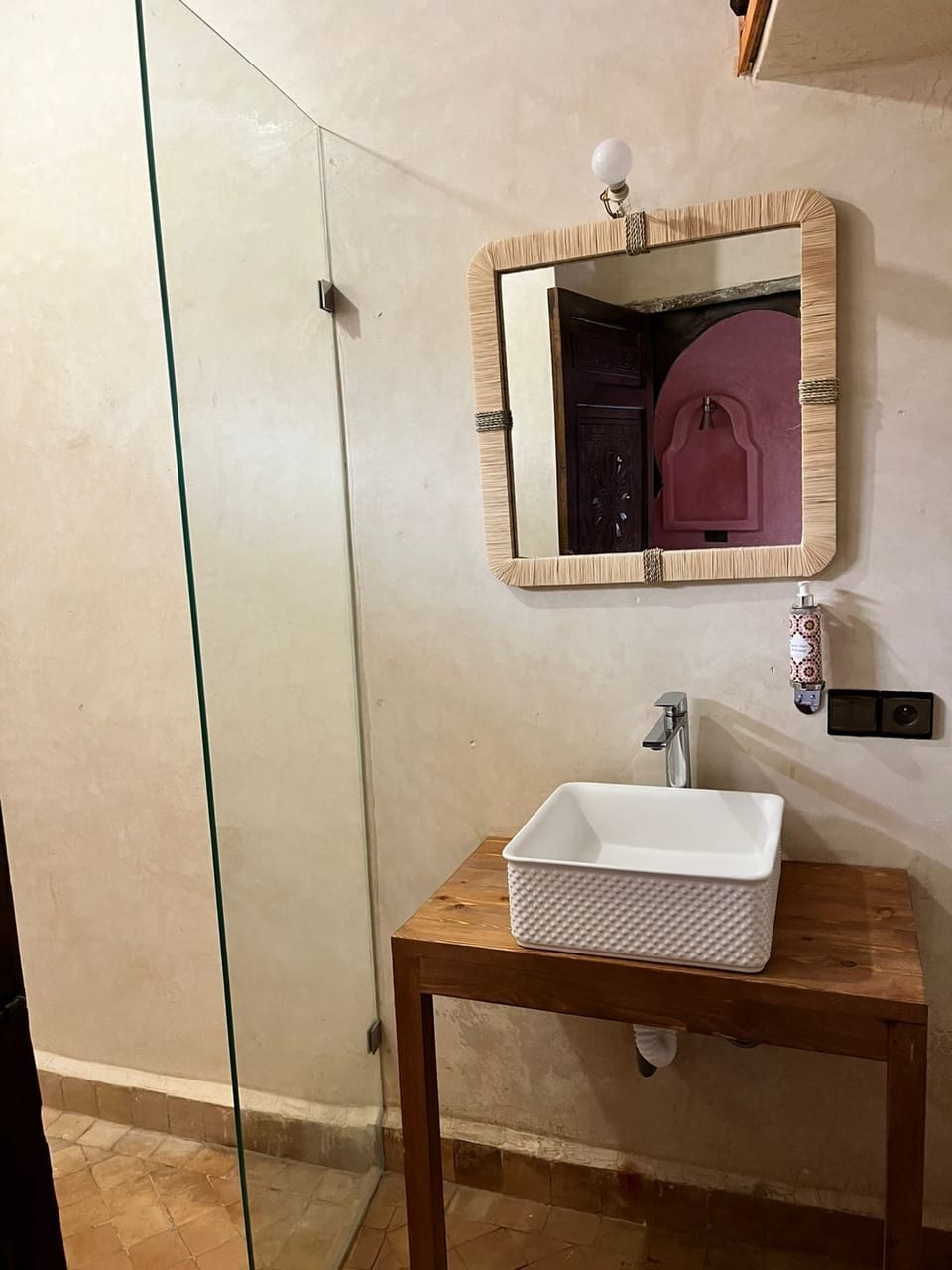 Superior Double or Twin Room | Bathroom | Shower, hair dryer, towels, soap