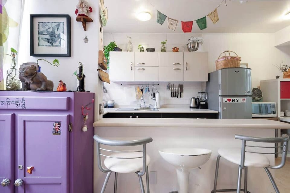 Kitchen & eating area