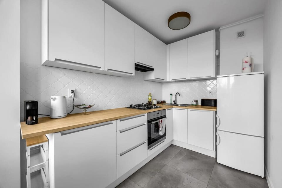 Fully Equipped Kitchen | Book Now with RENTUJEMY.COM