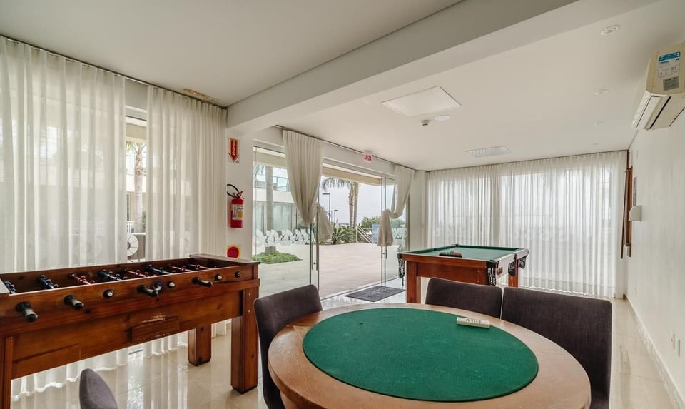 Basic Apartment | Game room