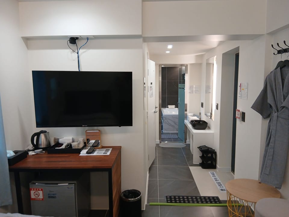 Deluxe Twin Steaming Spa Room | Free WiFi