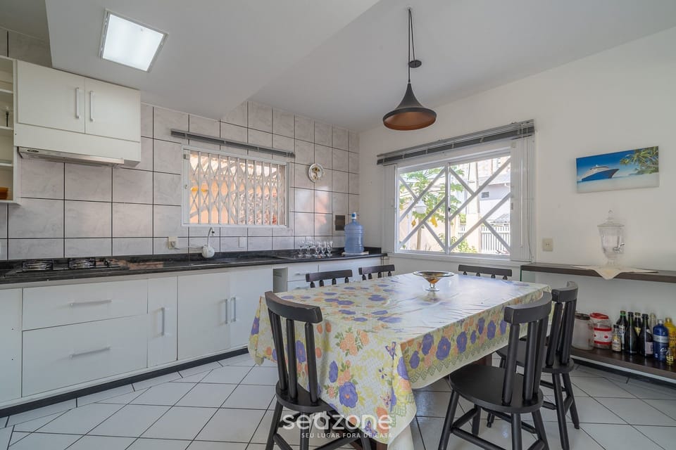 Basic Villa | Dining