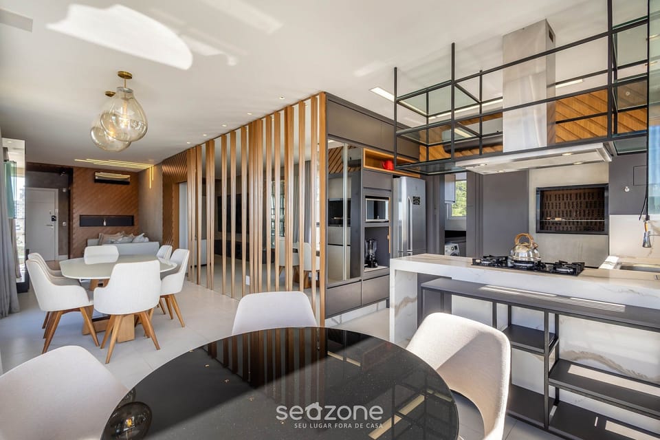Basic Apartment | Dining