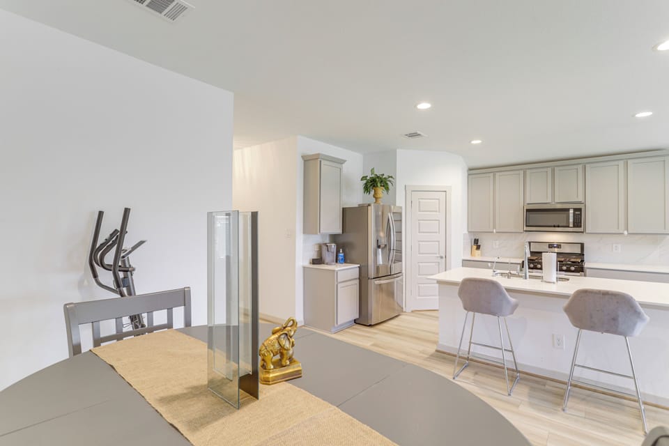 Dining Area | Dishware & Flatware