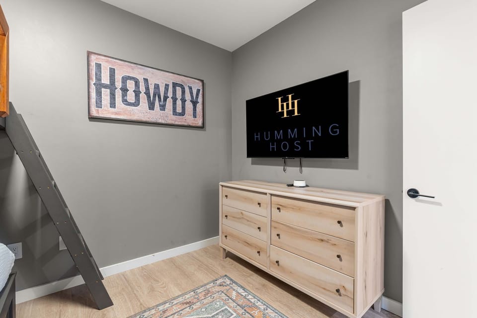 Howdy, partner! 🤠 Relax, unwind, and make yourself at home