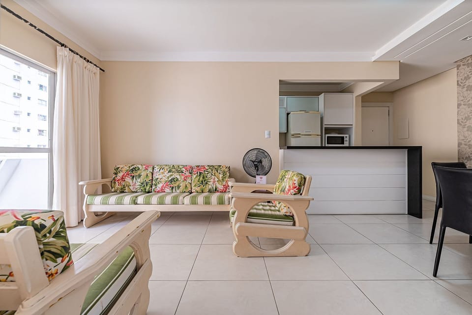Basic Apartment | Living area
