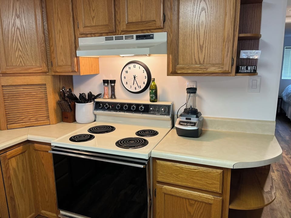 Kitchen (1)