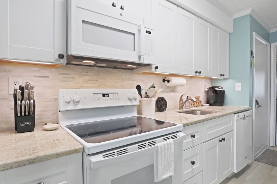 Kitchen | Cooking Basics | Keurig | Drip Coffee Pot | Dishwasher | Microwave