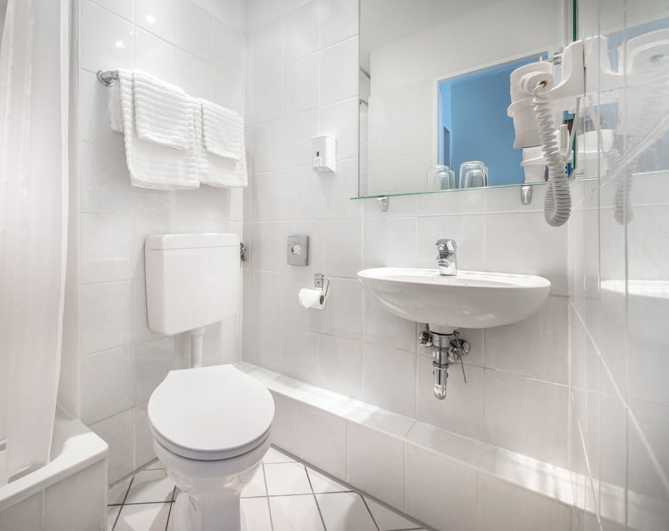 Double Room | Bathroom | Hair dryer, towels