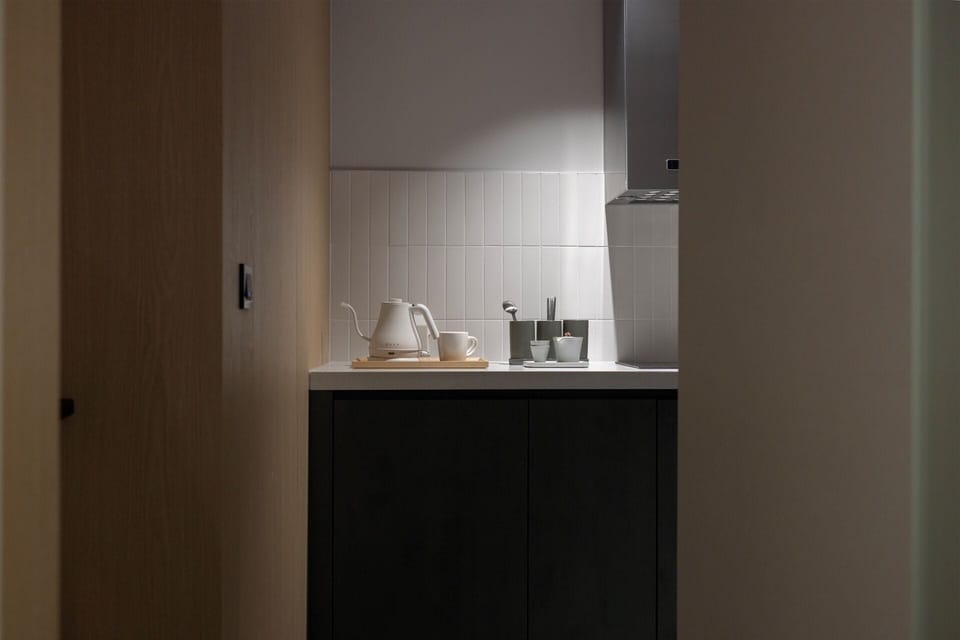 Wellness | Desk, laptop workspace, blackout drapes, free WiFi