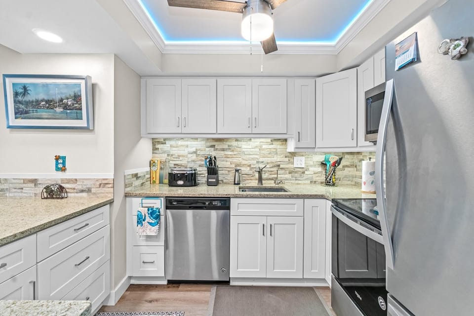 Tortuga – 2BR on Beach, Heated Pool & Sauna (3976)