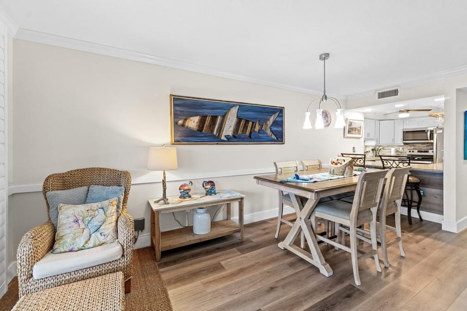Tortuga – 2BR on Beach, Heated Pool & Sauna (3983)