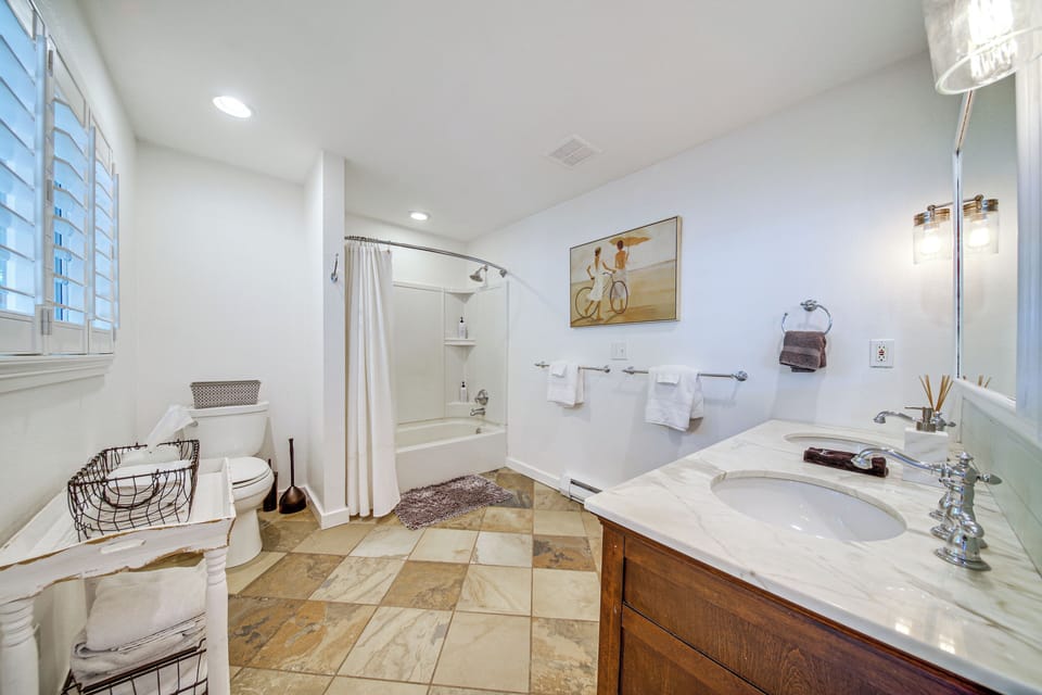Full Bathroom