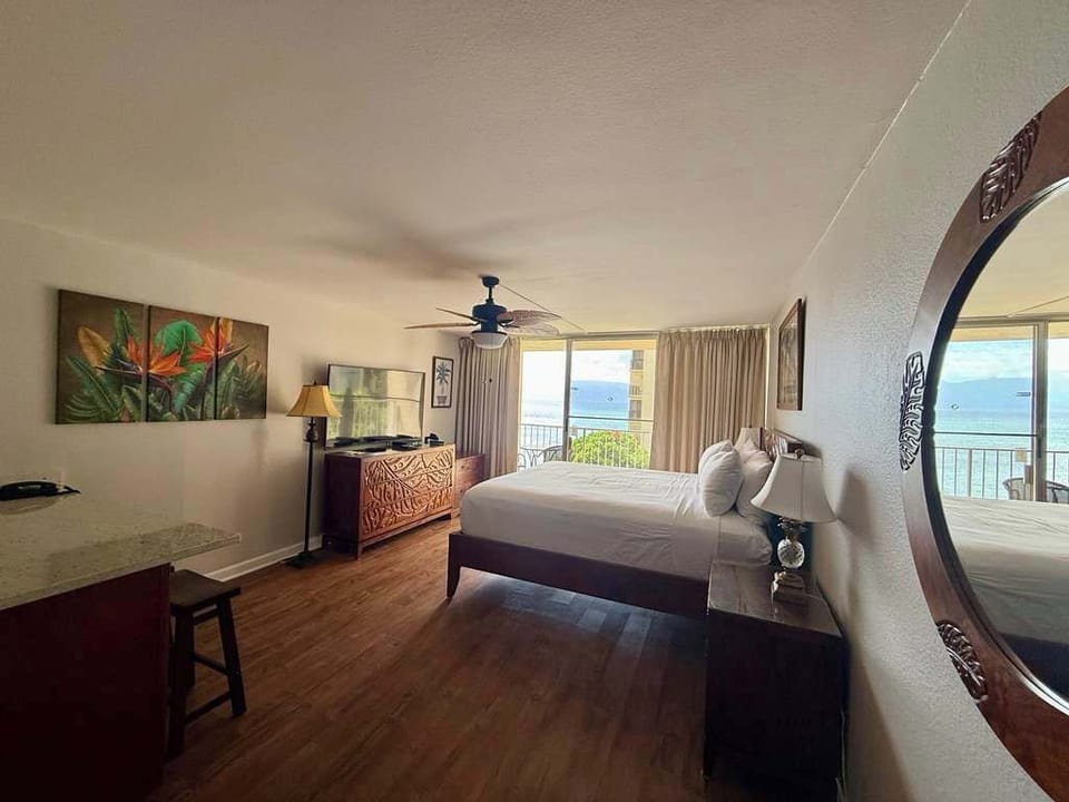Standard Studio, Balcony, Ocean View | WiFi (free)