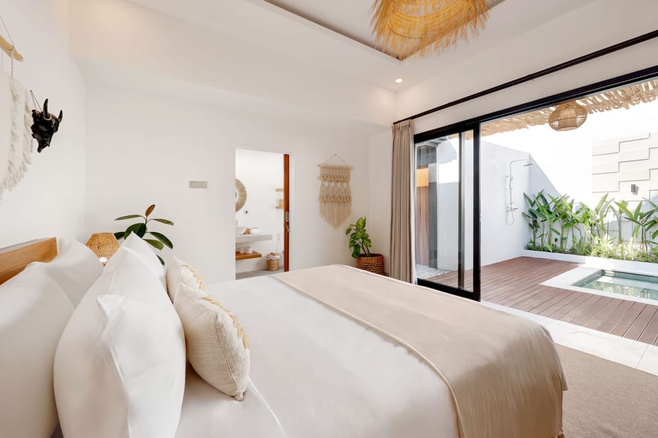 Deluxe Villa, Non Smoking | In-room safe, iron/ironing board, free WiFi