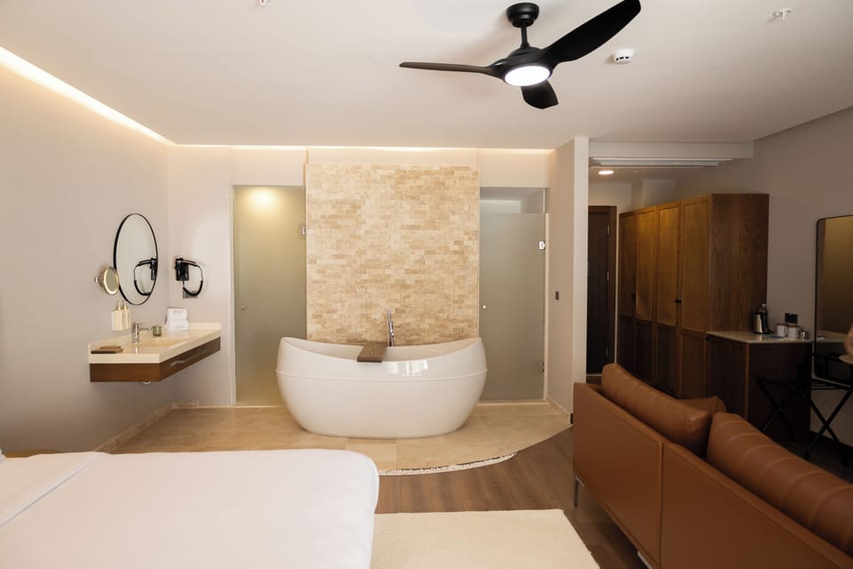 Garden Premium Deluxe Oda ( Jakuzili ) | Premium bedding, in-room safe, blackout drapes, free WiFi