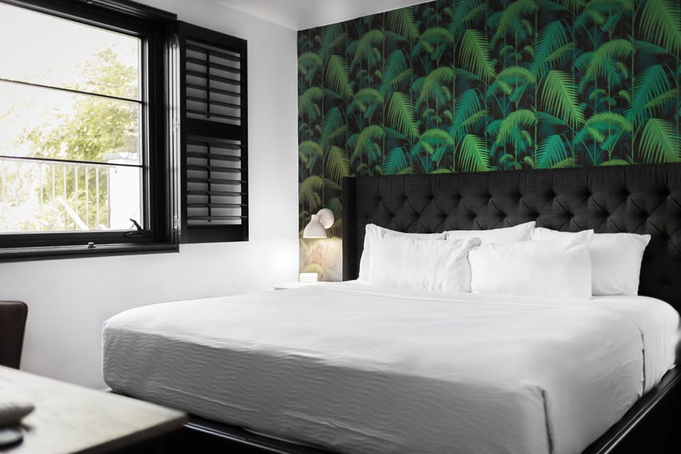 Unit 1: King bed