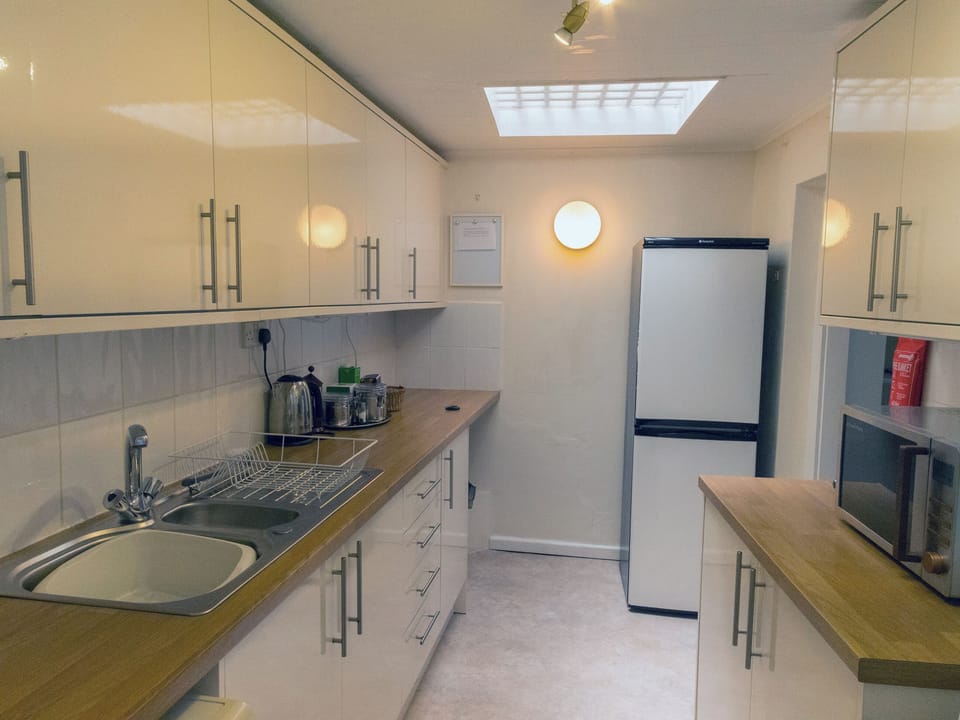 Kitchen | Steps End, Brixham
