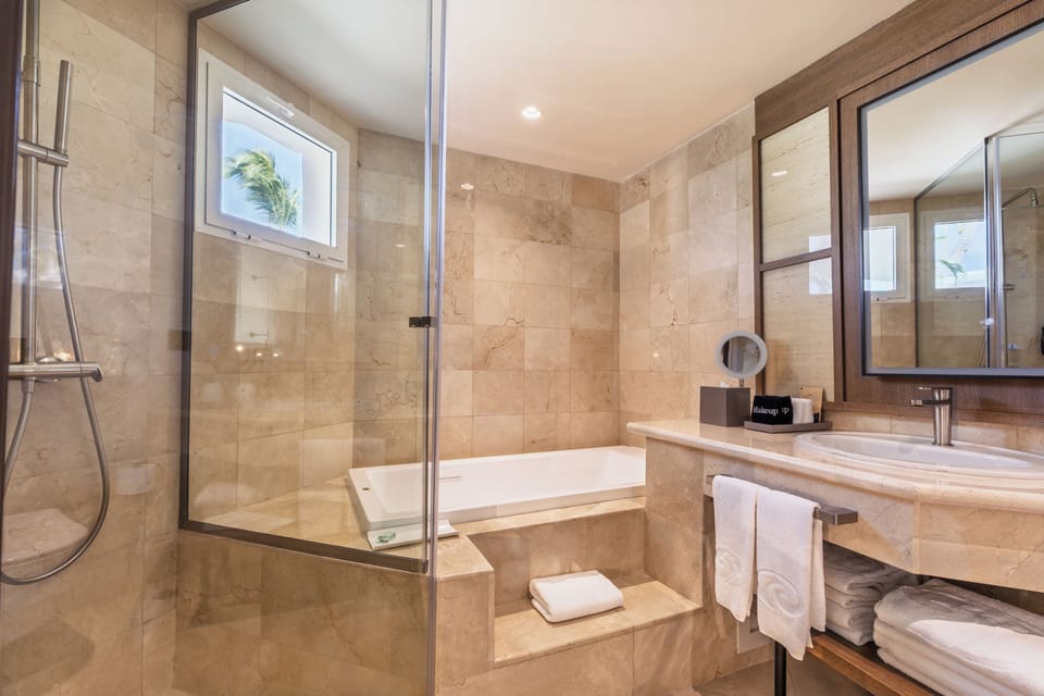 Separate tub and shower, free toiletries, hair dryer, towels