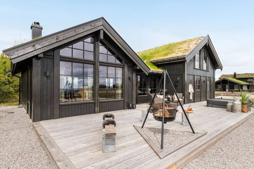 Cabin, 5 Bedrooms, Balcony, Mountain View | Property grounds