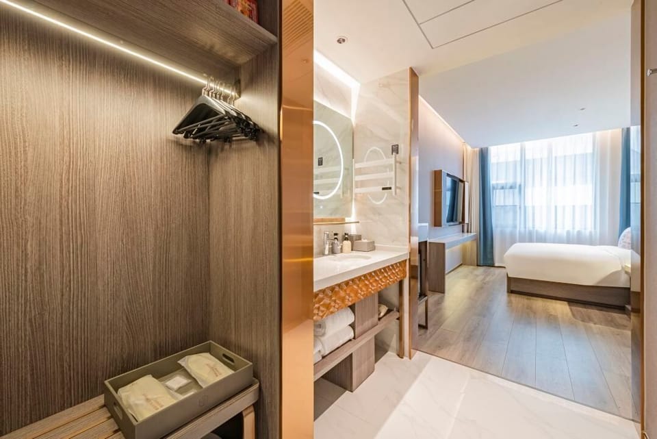Superior Single Room, 1 King Bed | Memory foam beds, free minibar, blackout drapes, iron/ironing board