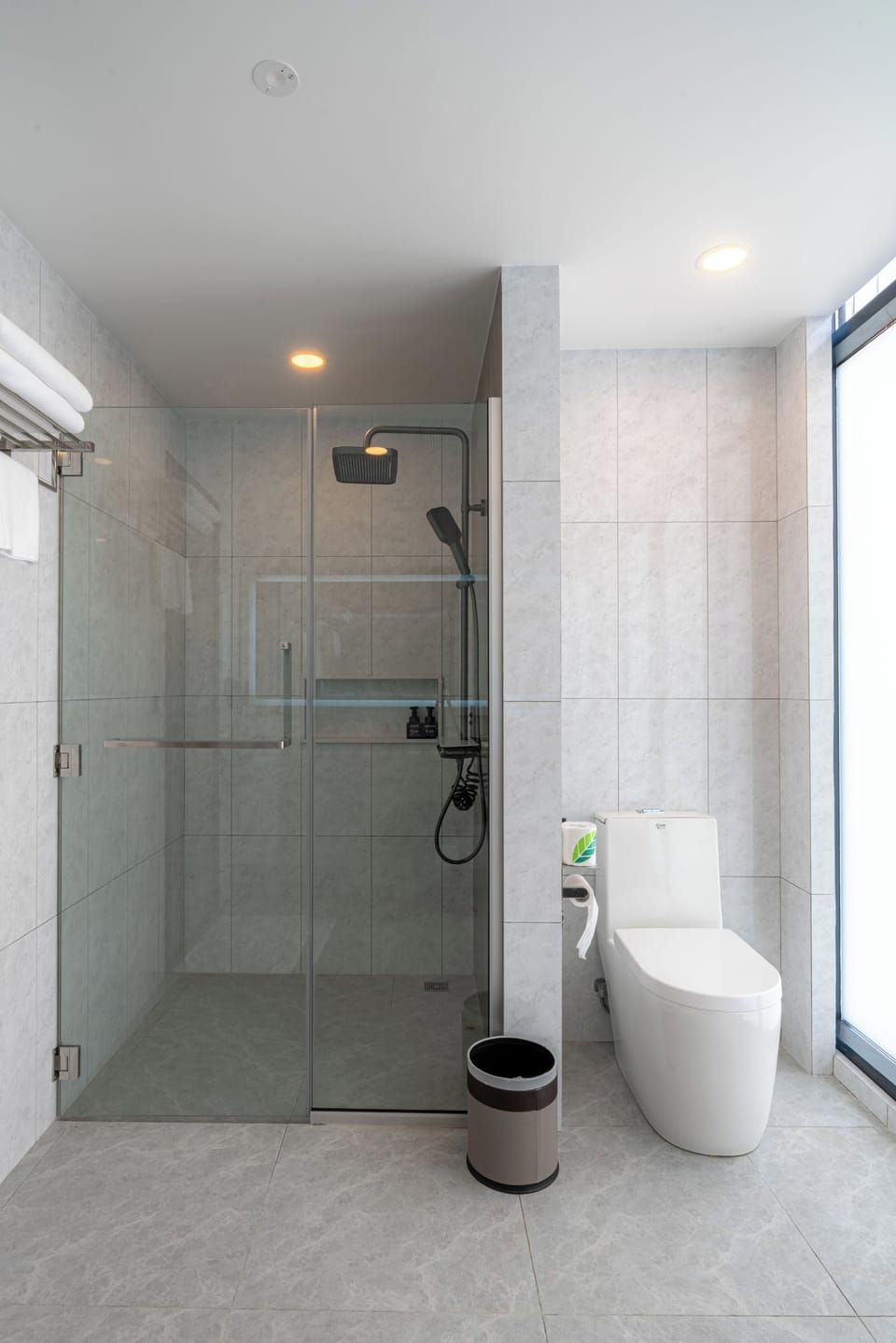 Shower, free toiletries, hair dryer, bathrobes