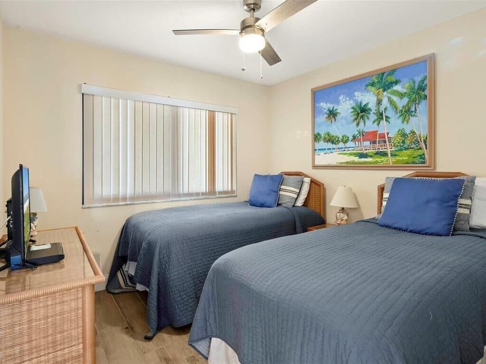 Guest Bath with Twin Size Beds